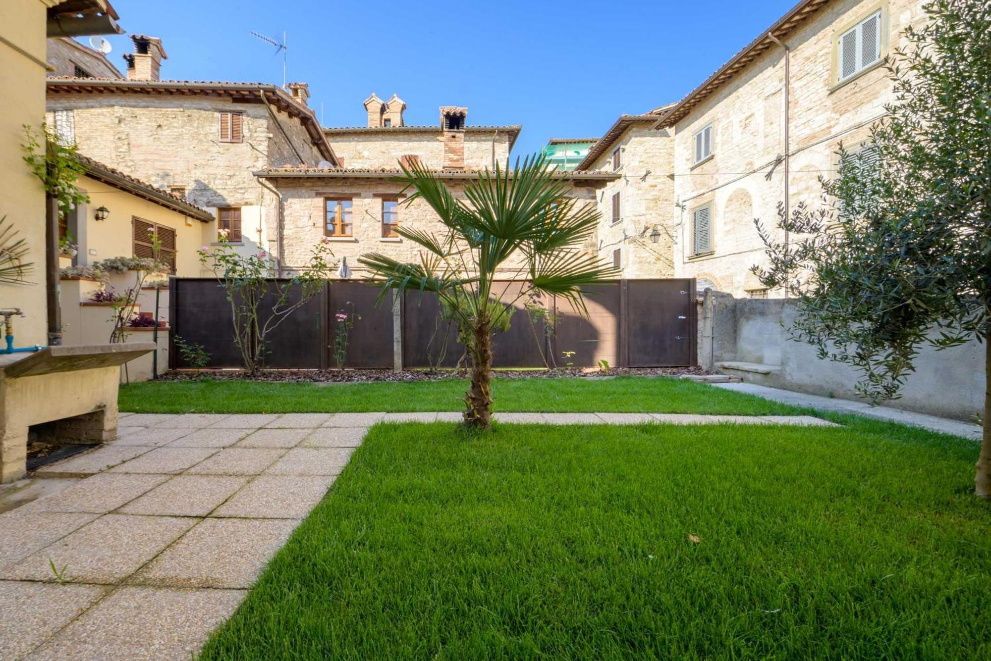 Apartmán Via Mazzini 23A Gubbio Exteriér fotografie